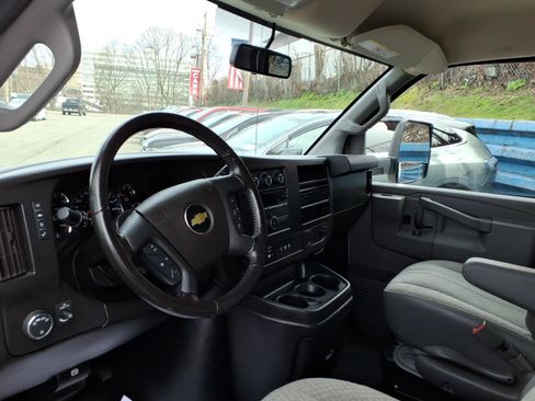 Used 2021 Chevrolet Express 3500 w/ Power Convenience Package RWD image 9
