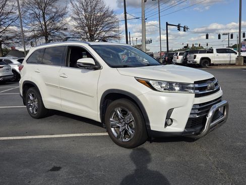 Used 2018 Toyota Highlander Limited Platinum w/ Protection Package #3 image 4