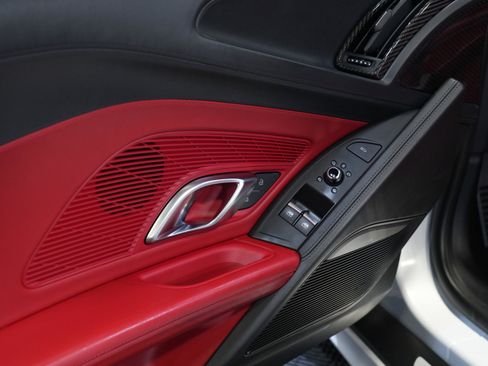 Used 2018 Audi R8 V10 plus image 24