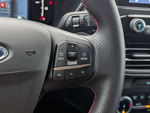 Certified 2025 Ford Escape ST-Line image 18