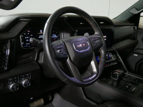 Used 2024 GMC Sierra 1500 AT4 w/ AT4 Premium Package AWD/4WD image 12