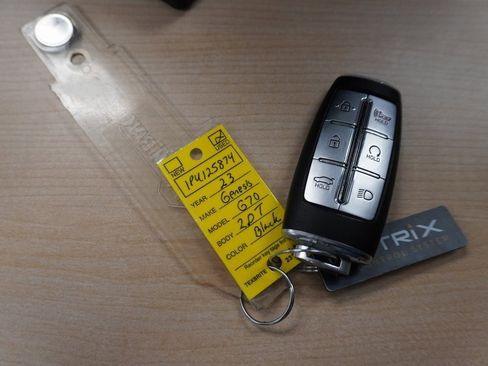 Used 2023 Genesis G70 2.0T image 28