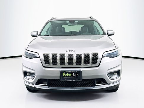 Used 2020 Jeep Cherokee Latitude Plus AWD/4WD image 2