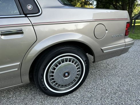 Used 1996 Buick Century Sedan FWD image 96