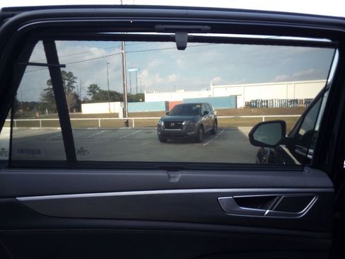 Used 2025 Volkswagen Atlas Cross Sport SE image 29