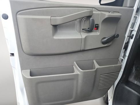 Used 2019 Chevrolet Express 2500 image 14