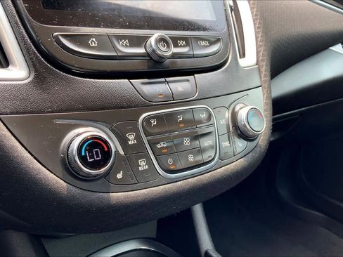 Used 2023 Chevrolet Malibu LT FWD image 34