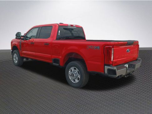 New 2026 Ford F250 XLT w/ FX4 Off-Road Package image 5
