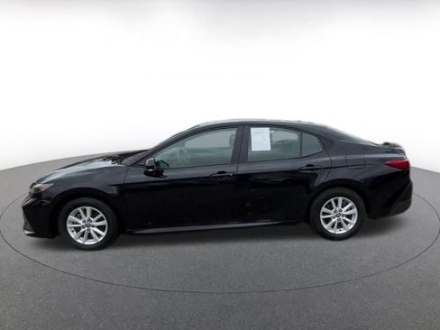 Used 2025 Toyota Camry LE image 8