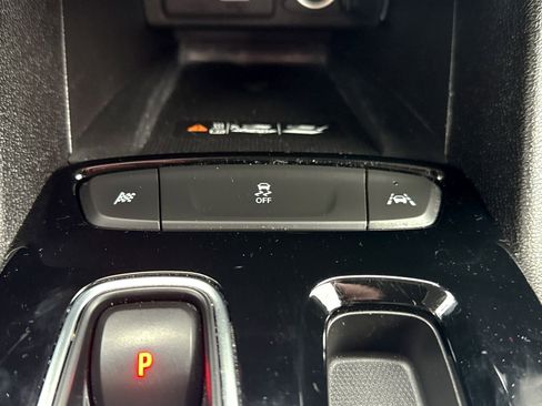 Used 2022 Chevrolet Bolt EUV LT image 35