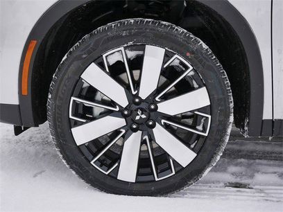 New 2025 Mitsubishi Outlander SE