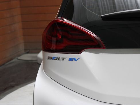 Used 2020 Chevrolet Bolt LT image 14