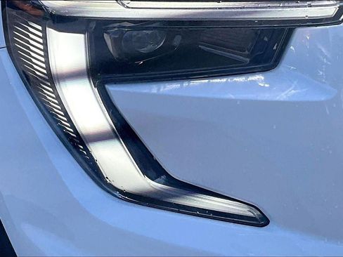 Used 2025 GMC Acadia Elevation FWD image 27