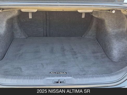 Used 2025 Nissan Altima 2.5 SR FWD image 23