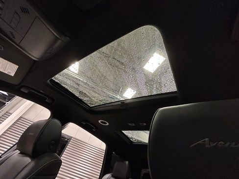 Used 2023 Buick Enclave Avenir w/ Avenir Technology Package image 59