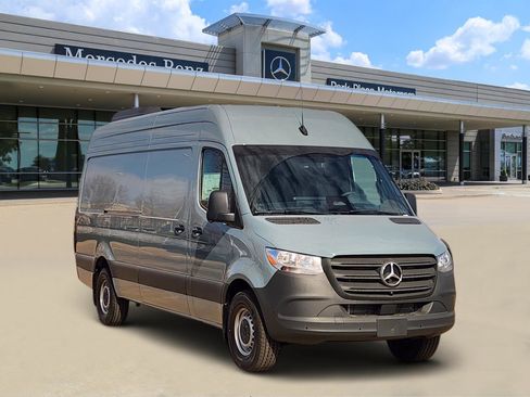 New 2026 Mercedes-Benz Sprinter 2500 image 2