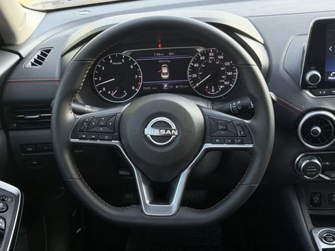 Used 2025 Nissan Sentra SR FWD image 12