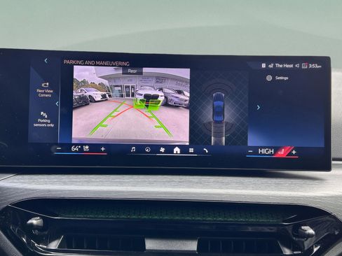 Used 2026 BMW 330i Sedan w/ M Sport Package image 12