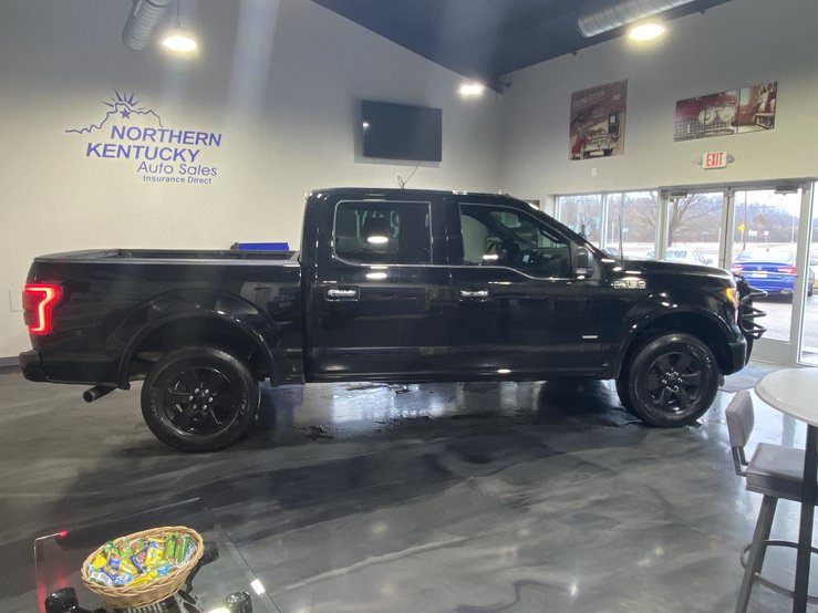 Used 2016 Ford F150 Platinum w/ Equipment Group 701A Luxury AWD/4WD image 4