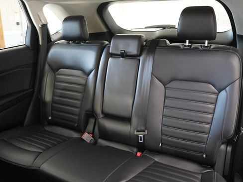 Used 2024 Ford Edge SEL image 33