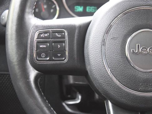 Used 2018 Jeep Wrangler Unlimited Sport S AWD/4WD image 37