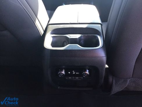 Used 2025 GMC Acadia Elevation image 17