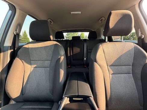 Used 2025 Nissan Rogue SV FWD image 24