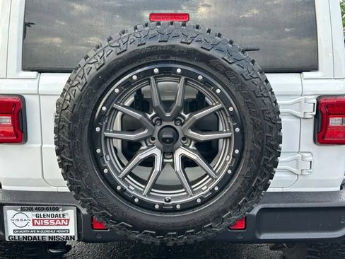 Used 2021 Jeep Wrangler Unlimited Sahara AWD/4WD image 19