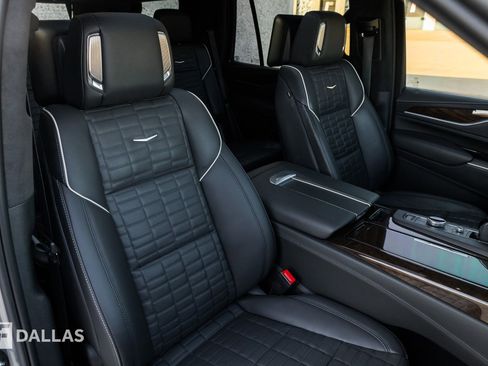 Used 2023 Cadillac Escalade Sport Platinum image 40