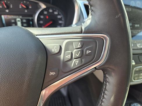 Used 2018 Chevrolet Equinox LT image 12