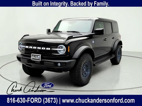 New 2026 Ford Bronco Outer Banks w/ Sasquatch Package AWD/4WD image 1