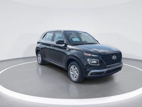 New 2026 Hyundai Venue SE FWD image 2