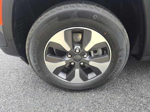 Used 2023 Jeep Grand Cherokee 4WD 4xe image 8