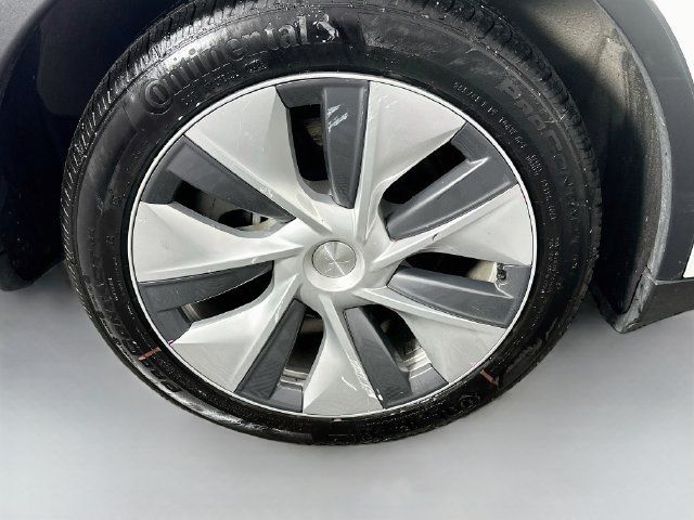 Used 2023 Tesla Model Y Long Range AWD/4WD image 25