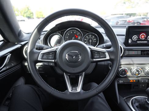 Used 2022 MAZDA MX-5 Miata RF Grand Touring image 19