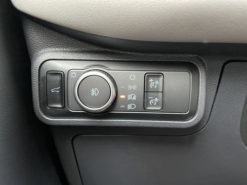 Used 2025 Ford Explorer Active w/ Active Comfort Package image 30