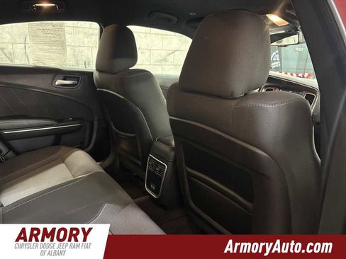 Used 2017 Dodge Charger SXT image 29