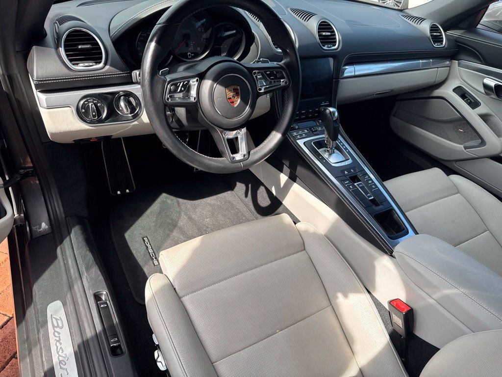 Used 2025 Porsche 718 Boxster S RWD image 5