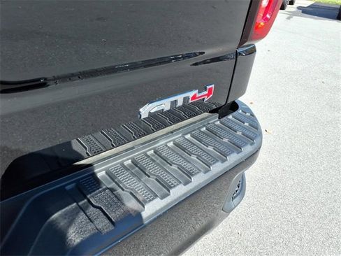 Used 2021 GMC Sierra 1500 AT4 image 5