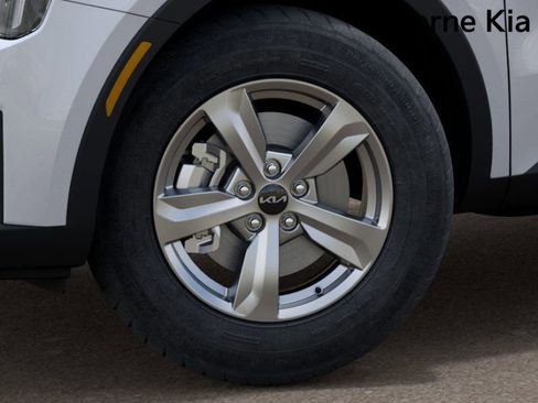 New 2025 Kia Sorento LX image 9