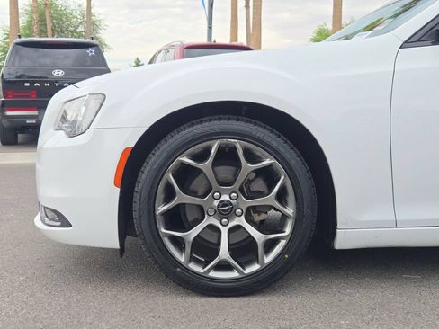 Used 2018 Chrysler 300 S RWD image 8