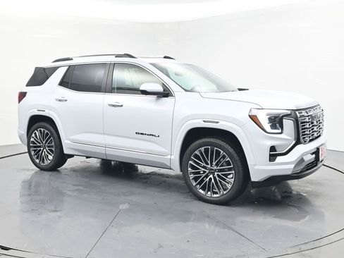 New 2026 GMC Terrain Denali w/ LPO, Black Badging Package image 7