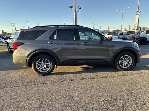 New 2026 Ford Explorer Active w/ Active Comfort Package image 4