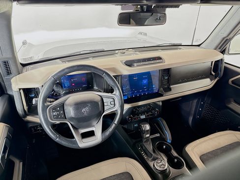 Used 2023 Ford Bronco Wildtrak image 23