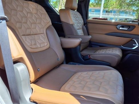 New 2025 Nissan Armada Platinum Reserve image 35