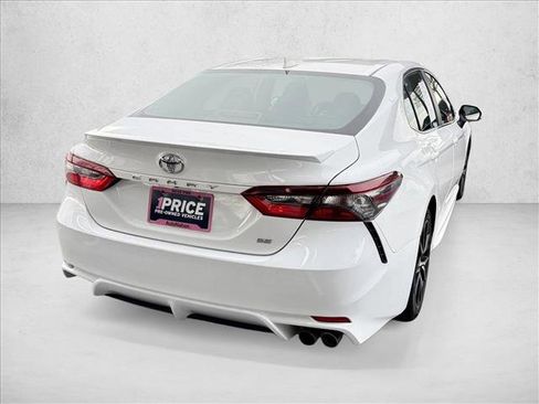 Used 2024 Toyota Camry SE image 4