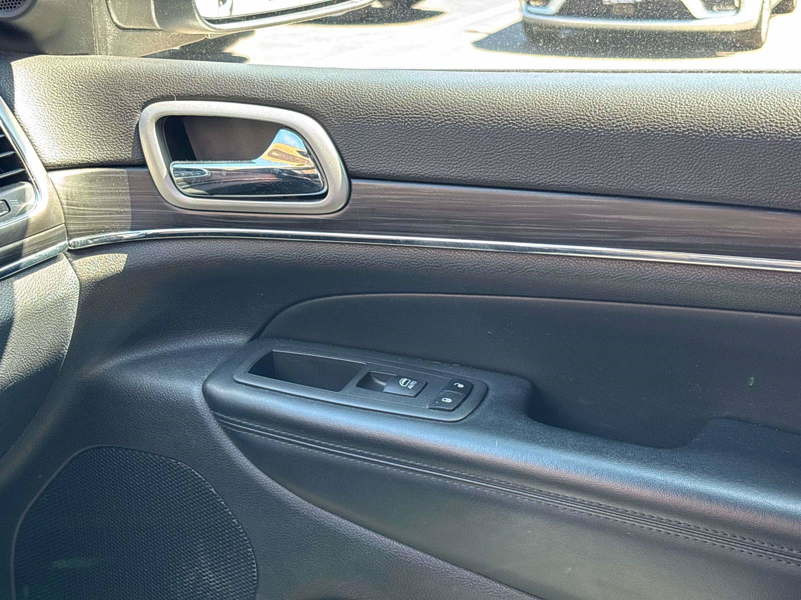 Used 2022 Jeep Grand Cherokee Limited AWD/4WD image 30
