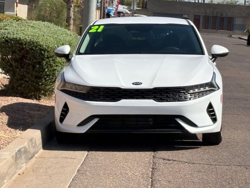 Used 2021 Kia K5 LX FWD image 2