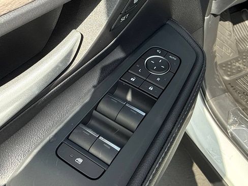 New 2026 Toyota Grand Highlander FWD image 18