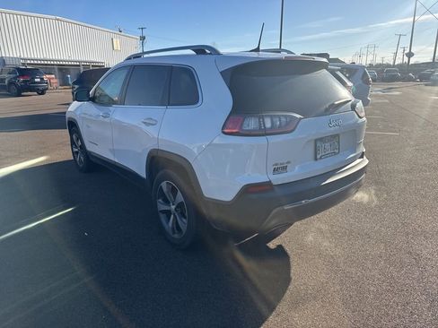 Used 2019 Jeep Cherokee Limited w/ Technology Group image 2